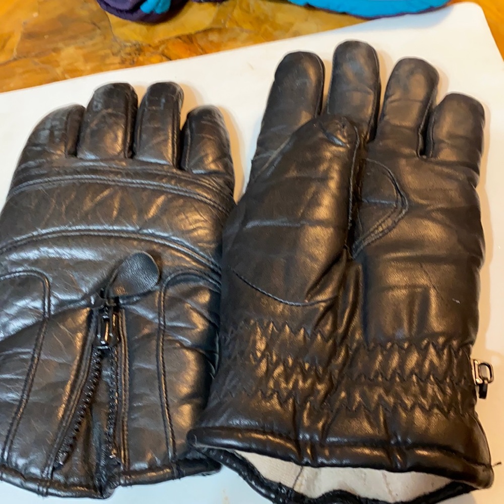 Nice design gloves with zipper